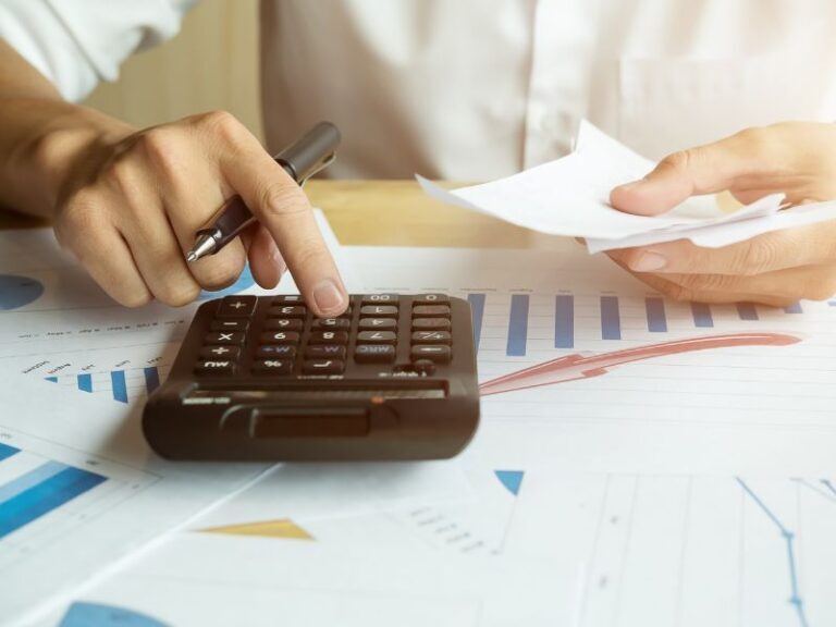 Calculating How To Save Money