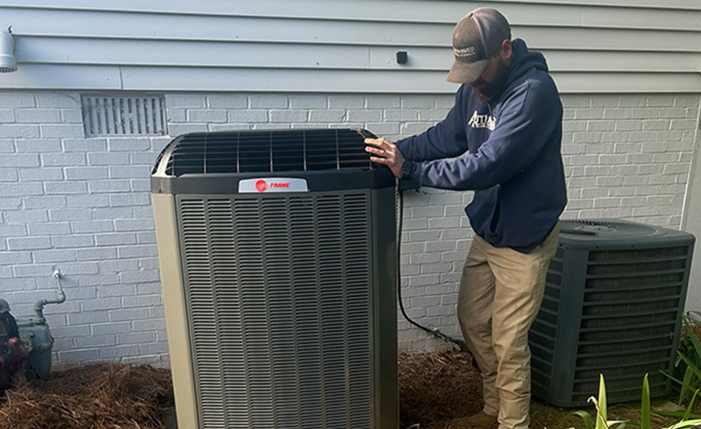 Tech installing heat pump - rec